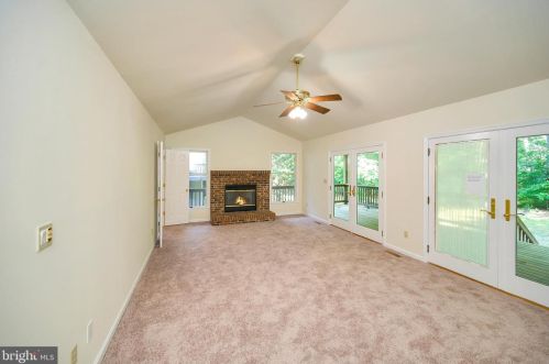 222 Washington St, Locust Grove, VA 22508-5137