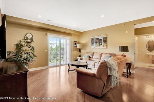 109 Magna Carta Dr, Morganville NJ  07751-5202 exterior