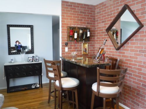 11 Barrington St, Westbury NY  11590-4629 exterior