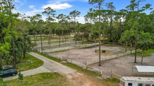 561 20th Ave, Naples FL  34120-3372 exterior