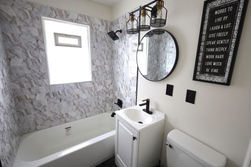 4686 84, Milwaukee WI 53228-2904 exterior