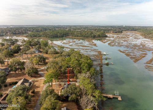 1089 Otter Cir, Beaufort SC  29902-5861 exterior
