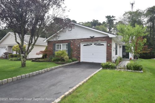 12 Piedmont Ct, Bricktown, NJ 08724-2055
