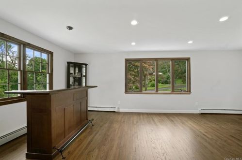 155 Wood St, Mahopac NY  10541-5111 exterior