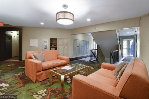 4370 Brookside Ct, Minneapolis MN  55436-1469 exterior