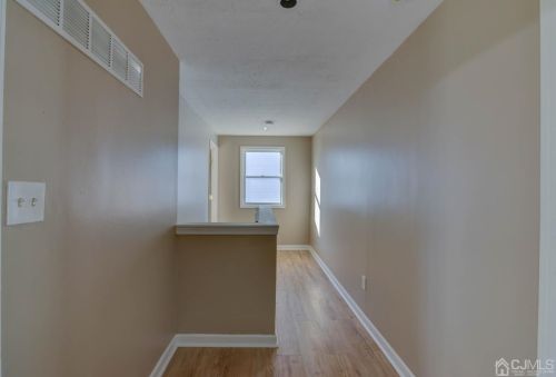 77 Lockwood Ave, Woodbridge NJ  07095-3615 exterior