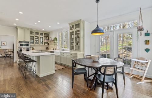 518 Fortress Cir, Leesburg VA  20175-8929 exterior