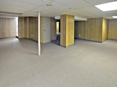 3001 Mcclure Ln, Mckeesport, PA 15131-2107