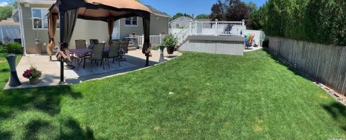 11 Long St, Lake Grove, NY 11755-1709