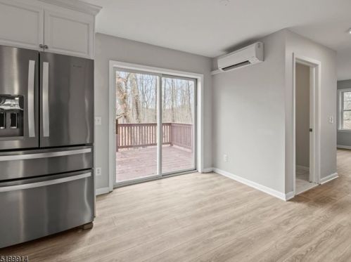 18 Berry Ln, West Milford NJ  07480-3632 exterior