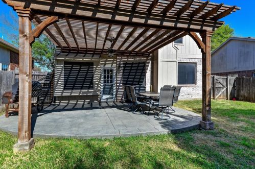 4513 Sandera Ln, Lewisville TX  75028-2038 exterior