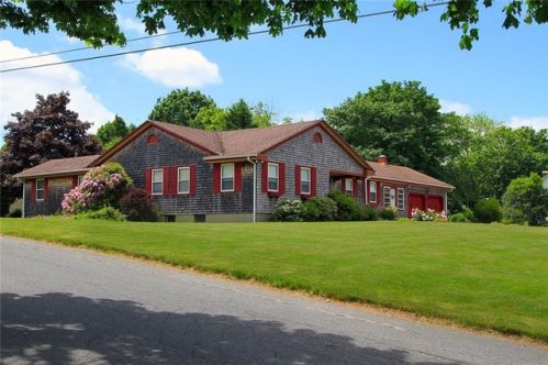 441 Nanaquaket Rd, Tiverton, RI 02878-4700