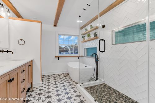 2427 Moore Ave, Point Pleasant Beach NJ  08742-3711 exterior