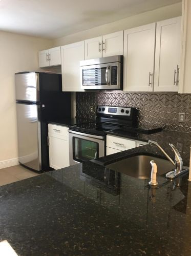 2007 Lakeview Dr, West Palm Beach, FL 33411-8795