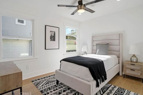 307 Fernando St, Newport Beach CA  92661-1236 exterior