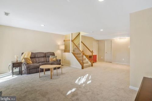 8854 Eagle Rock Ln, Springfield VA  22153-1727 exterior