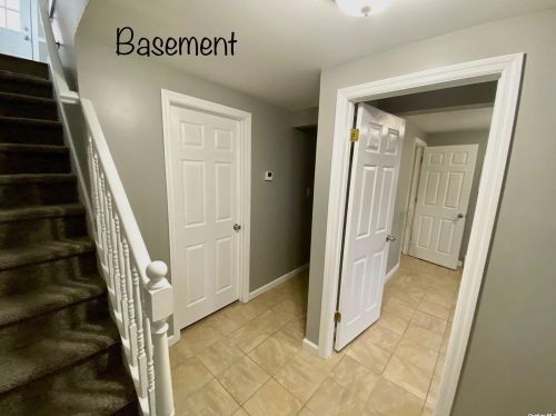 168 Washington Ave, Wheatley Heights NY  11798-2020 exterior