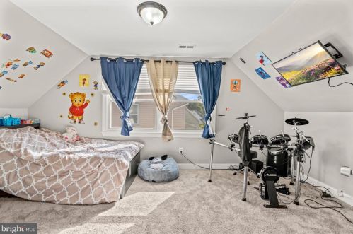 28 Buckingham Dr, Willingboro NJ  08046-1623 exterior