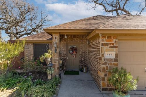 337 Grace Cir, Hurst, TX 76053-5747