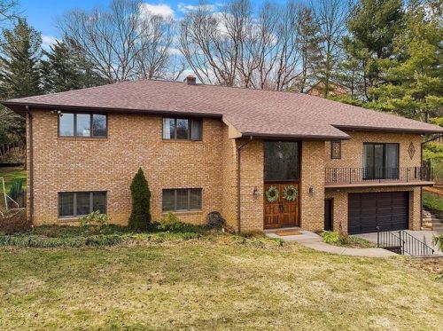 2674 Washington Rd, Pittsburgh, PA 15241-2516