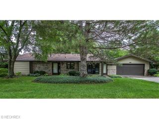 6950 Woodwalk Dr, Cleveland, OH 44141-2465