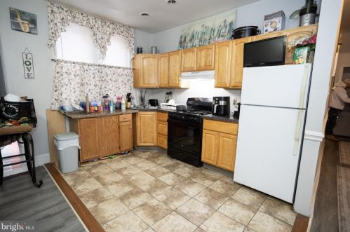 7046 Chew Ave, Philadelphia PA 19119-1846 exterior