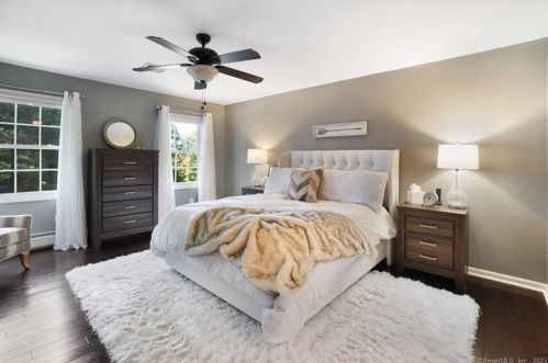 20 Narragansett Trl, Sandy Hook CT 06482-1147 exterior