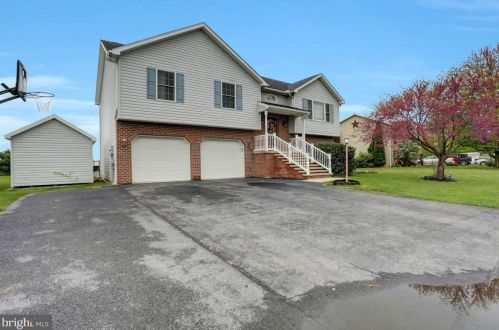 205 Grove Dr, Lees Cross Roads, PA 17257-8860