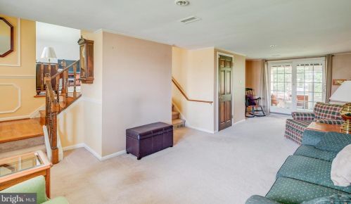 852 Wayside Ln, Tavistock NJ 08033-1047 exterior