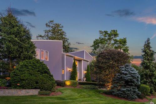 15 Deer Run, Rye Brook NY  10573-1300 exterior