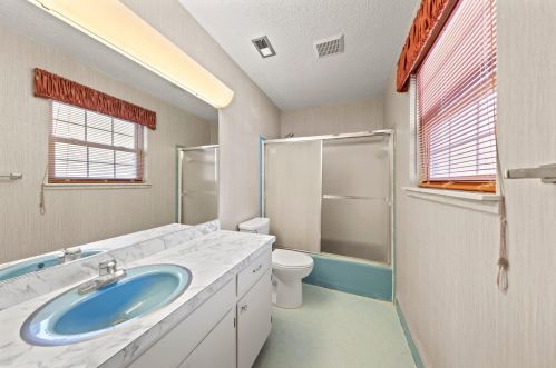 37 Walnut Ave, Shalimar FL  32579-1121 exterior