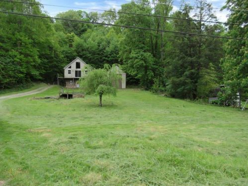 814 Breakneck Rd, South Connellsville, PA 15425-6365