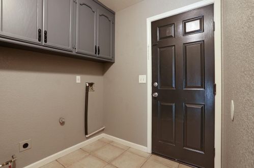 696 Tahoe St, Manteca CA  95337-6853 exterior
