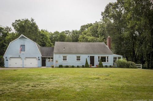 230 Lake St, Manchester, CT 06042-3708