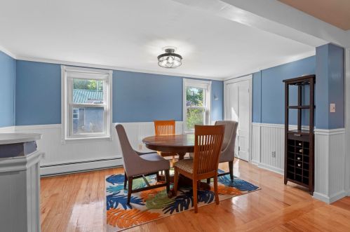 27 Main St, Newton NH  03858-3306 exterior