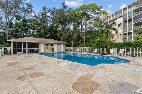 15161 Cedarwood Ln, Naples FL  34110-8020 exterior