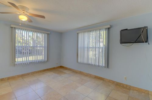 4317 Pine St, West Palm Beach FL  33407-6516 exterior