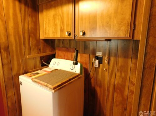 29 Alison Dr, Avenel NJ  07001-1929 exterior