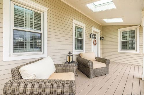 133 Waranoke Rd, Manchester, CT 06040-4558