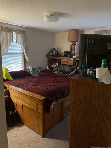 1 Hotchkiss St, Kensington CT  06037-2167 exterior