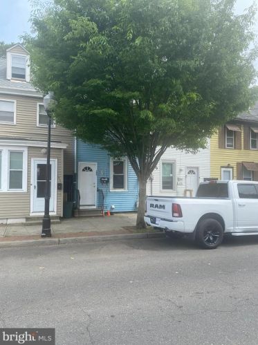 146 Burlington St, Gloucester, NJ 08030-1407