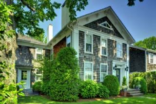 330 Main St, Pine Neck NY  11963-2676 exterior