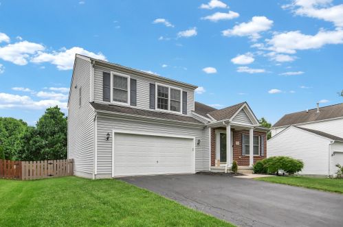 1132 Deansway Dr, Pataskala, OH 43062-7584