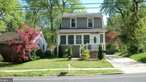 241 Barber Ave, West Deptford, NJ 08096-2725