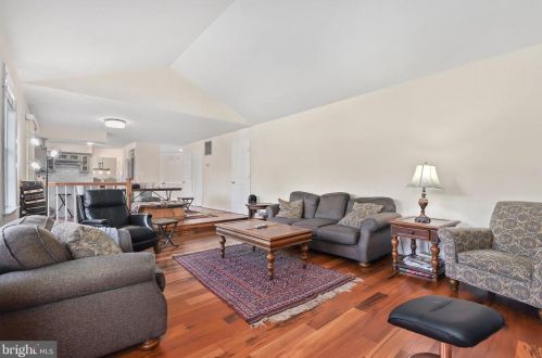 25 Cedarview Ct, Fredericksburg VA  22406-7286 exterior