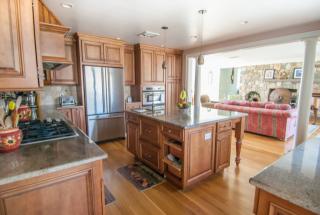 35 Dartmouth Rd, Cos Cob CT  06807-1713 exterior