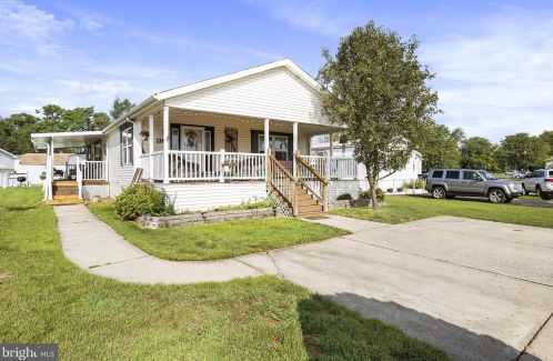 1102 Donna Marie Loop, Bear, DE 19701-1381