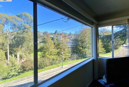 6171 Brookside Ave, Oakland CA 94618-1828 exterior