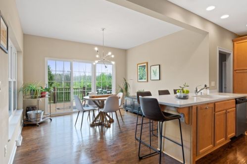 1465 Glen Oaks Ln, Thiensville WI  53092-2954 exterior