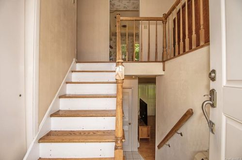 8 Terrace Rd, Airmont NY  10901-1721 exterior